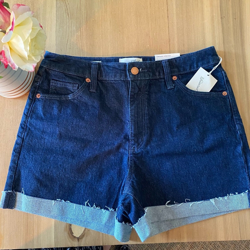 NWT✨ Universal Thread • Denim Shorts